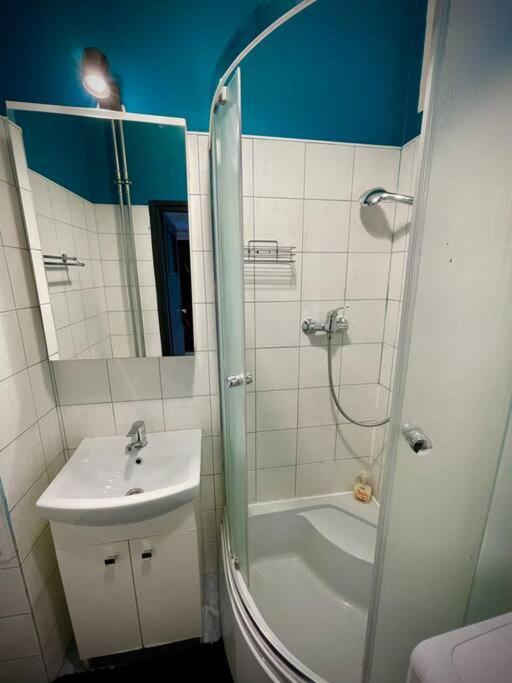 Appartamento Super Square Metro X2 Fast Wifi 55'Tv Netflix Hbo Appletv+ Amazontv Varsavia Esterno foto